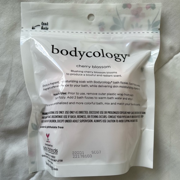 BODYCOLOGY BATH FIZZIES/ BATH BOMB CHERRY BLOSSOM NWT - Picture 3 of 4